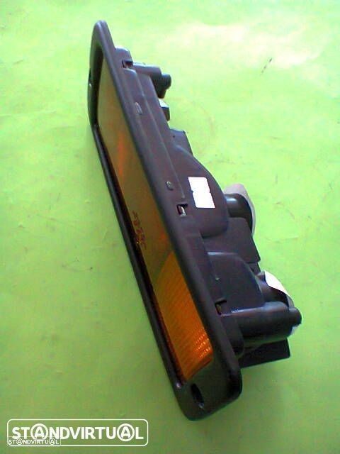 Farolim tras Mitsubishi Pajero anos 1991 até 2000 (novos) - 3