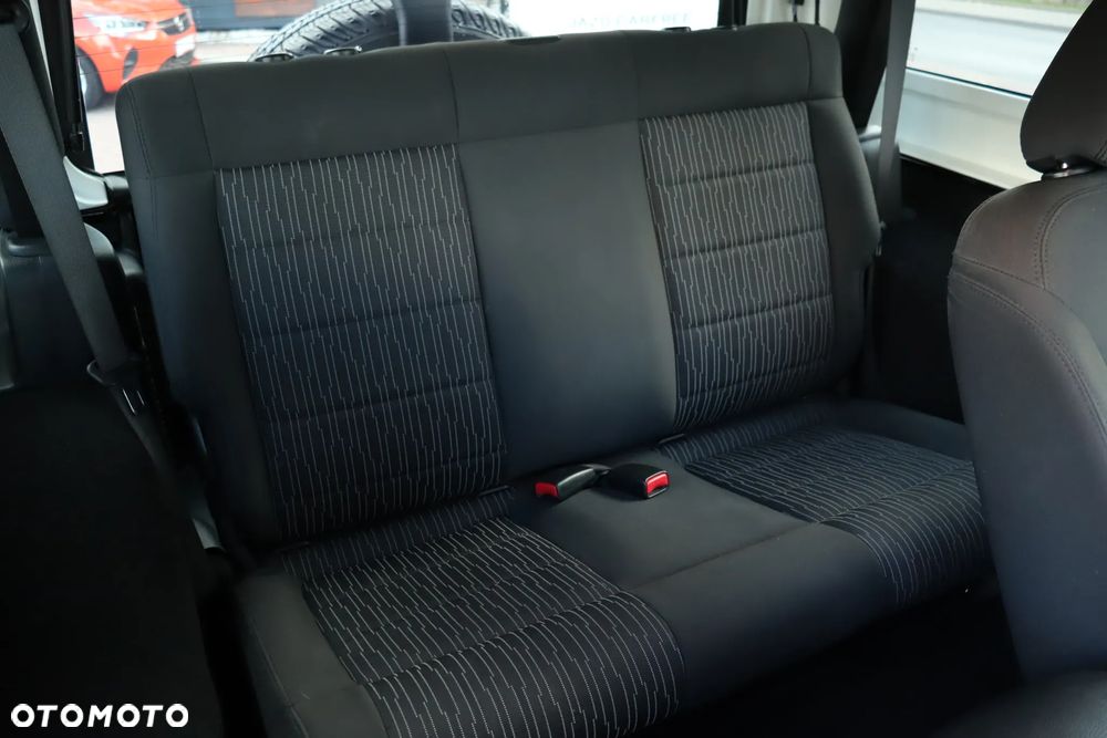 Jeep Wrangler - 19