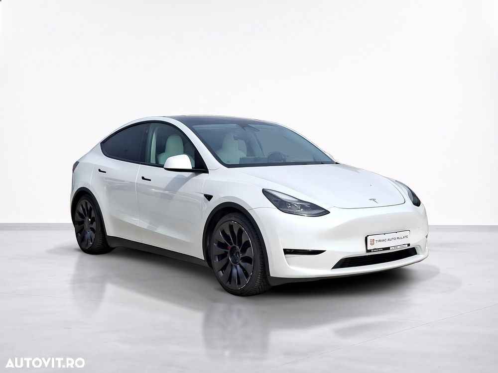 Tesla Model Y Performance Dual Motor AWD - 9