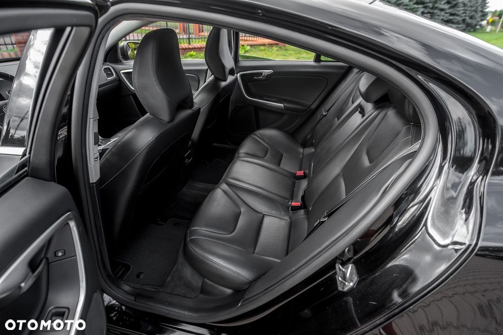 Volvo S60 D5 AWD Geartronic Kinetic - 24