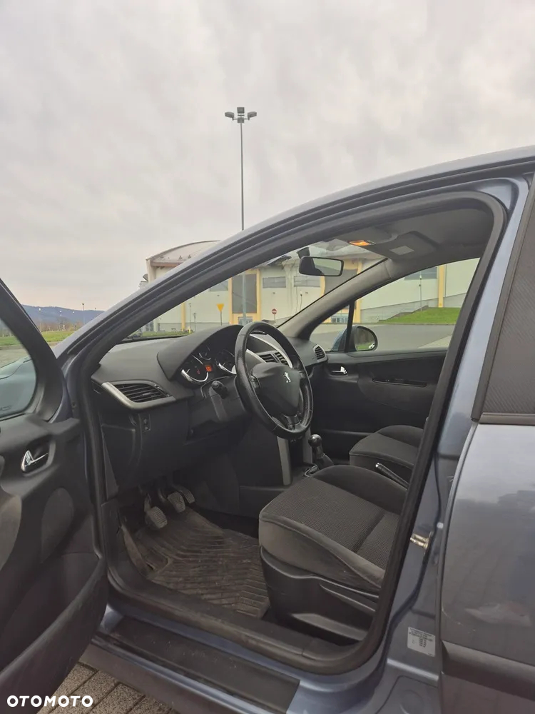 Peugeot 207 - 7