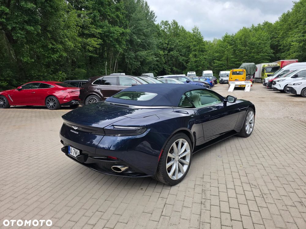 Aston Martin DB11 - 4
