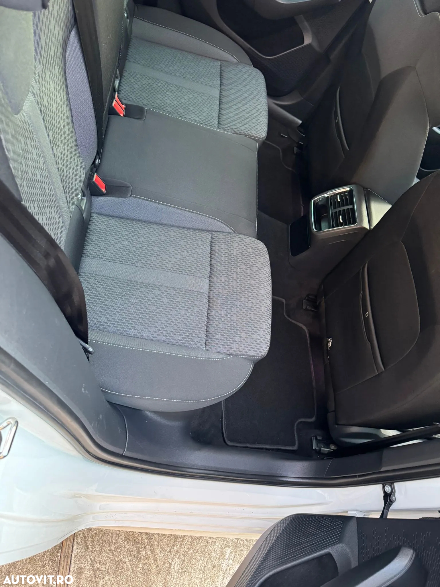 Skoda Octavia 2.0 TDI DSG Style - 10