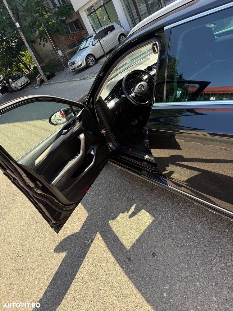 Volkswagen Passat 2.0 TDI DSG 4Motion R Executive - 8