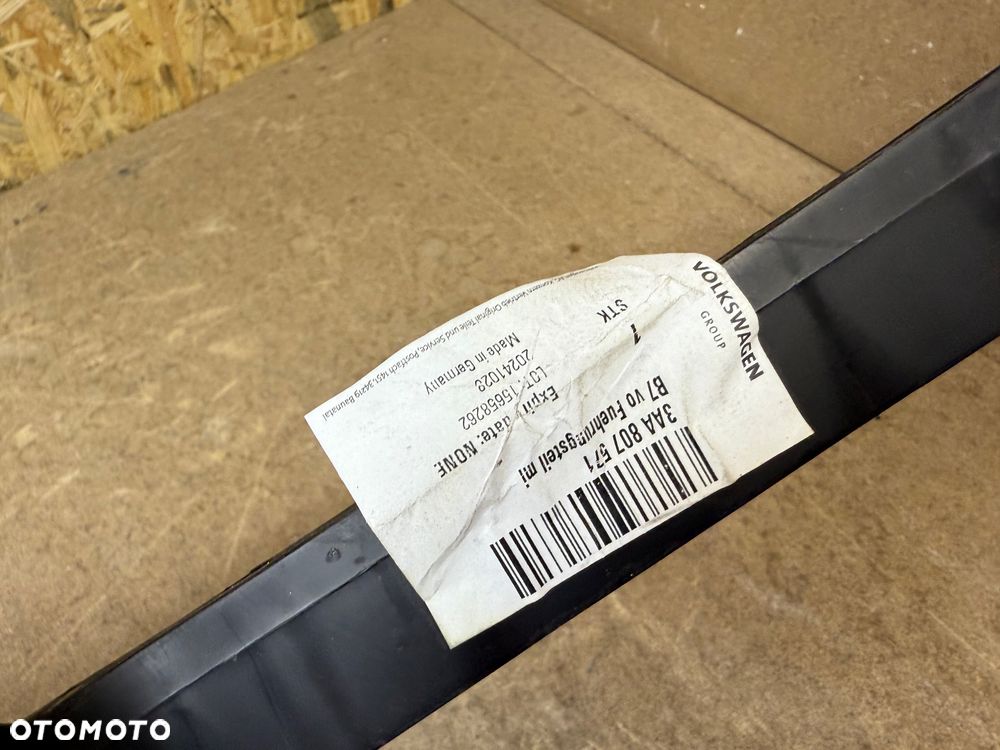 VW PASSAT B7 ŚLIZG ZDERZAKA PRZÓD WSPORNIK ATRAPY BELKA 3AA807571 - 3