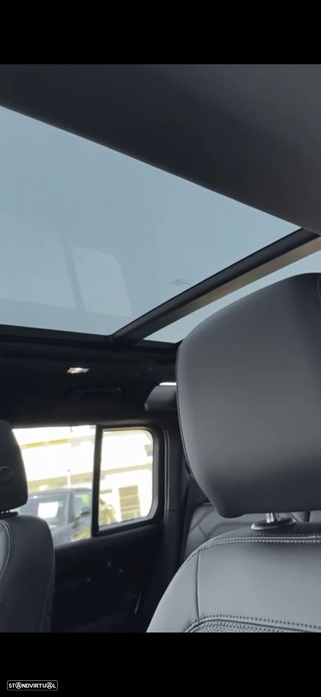 Land Rover Defender 110 P300e X-Dynamic SE - 6