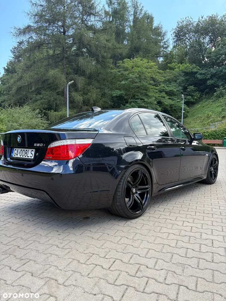 BMW Seria 5 550i - 14