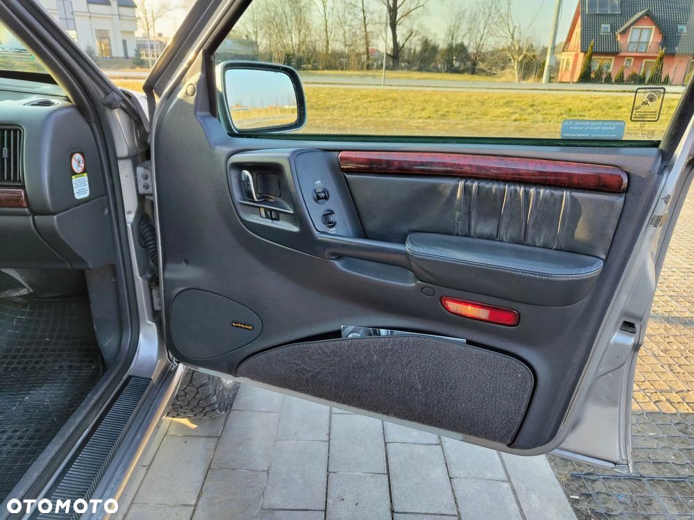 Jeep Grand Cherokee 5.9 Limited - 22