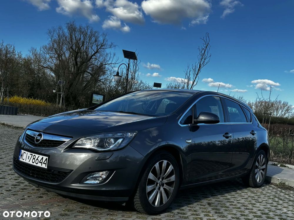 Opel Astra 1.4 T Enjoy S&S - 9
