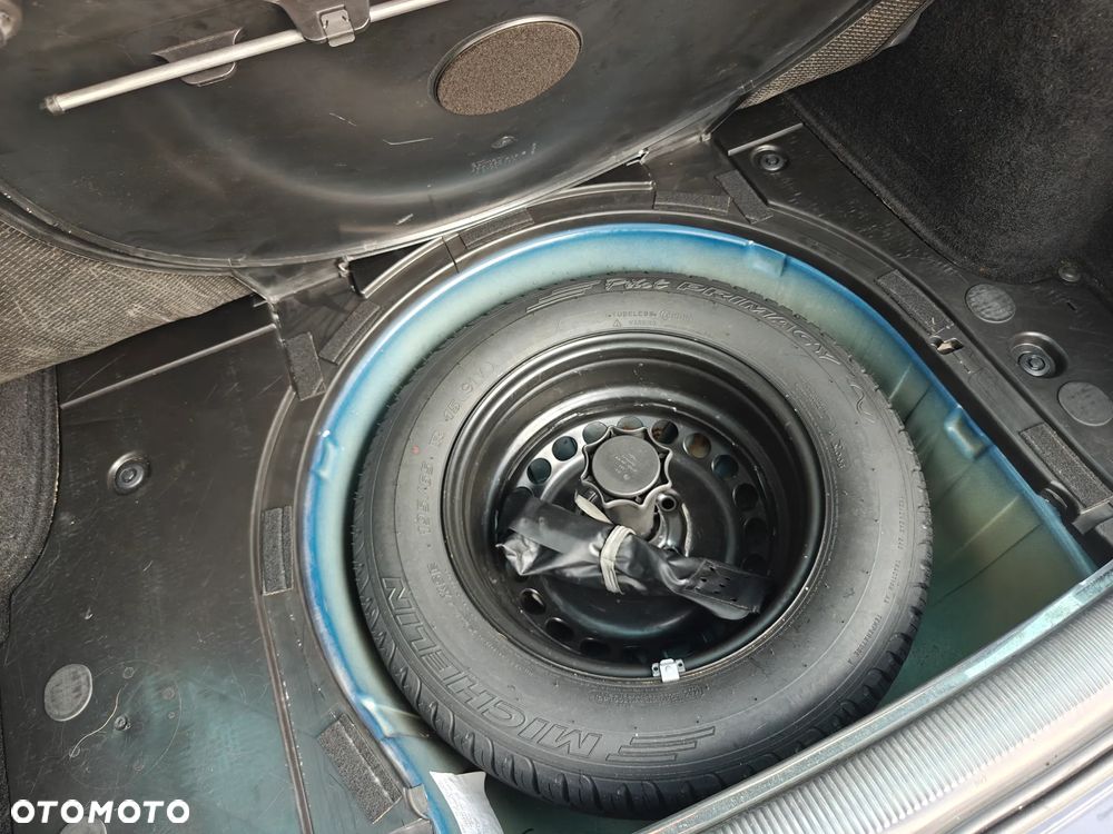 Volkswagen Passat 1.9 TDI Basis - 26