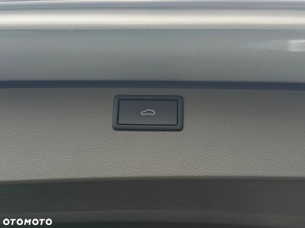 Volkswagen Caravelle - 12