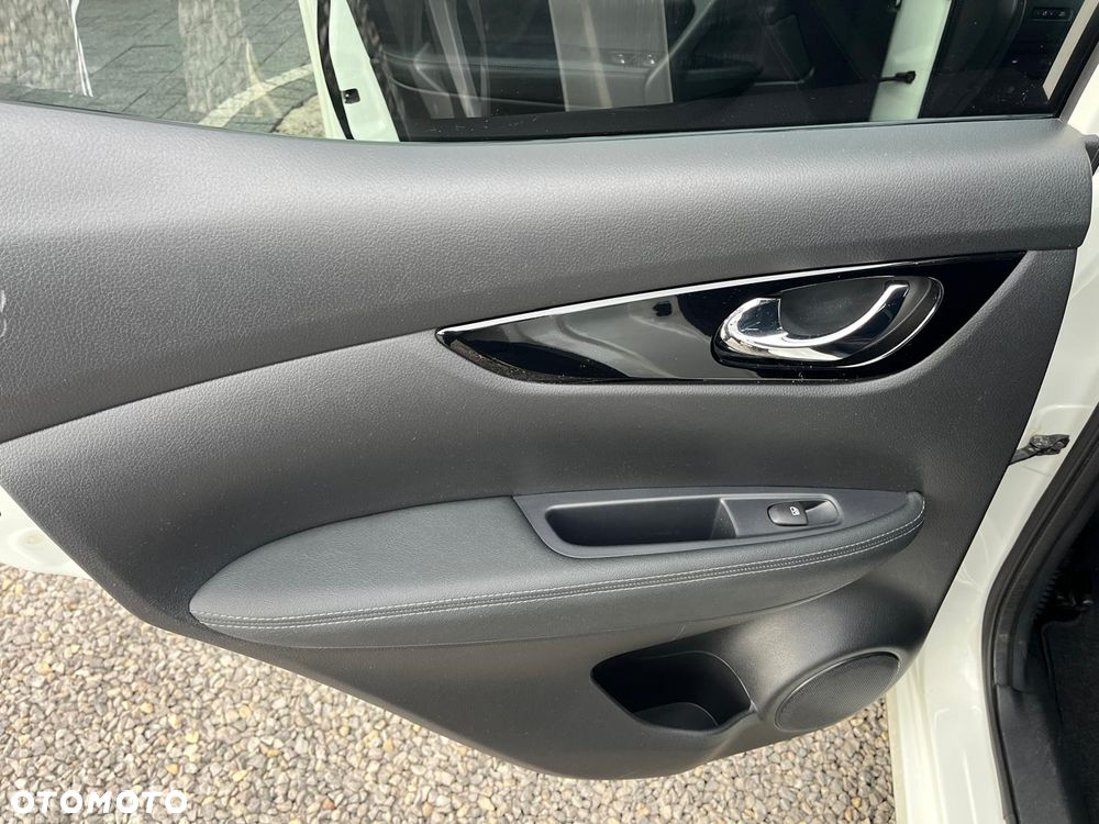 Nissan Qashqai 1.3 DIG-T Acenta - 24