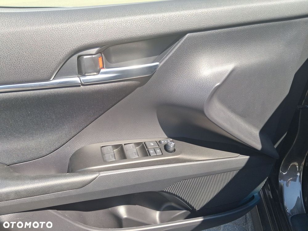 Toyota Camry 2.5 Hybrid Comfort CVT - 18