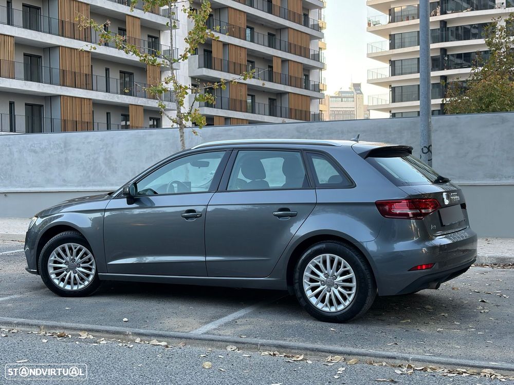 Audi A3 Sportback 1.6 TDI Advance - 2