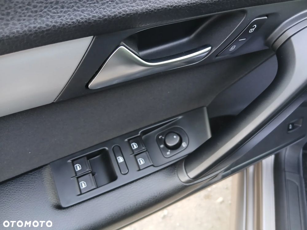 Volkswagen Passat - 20