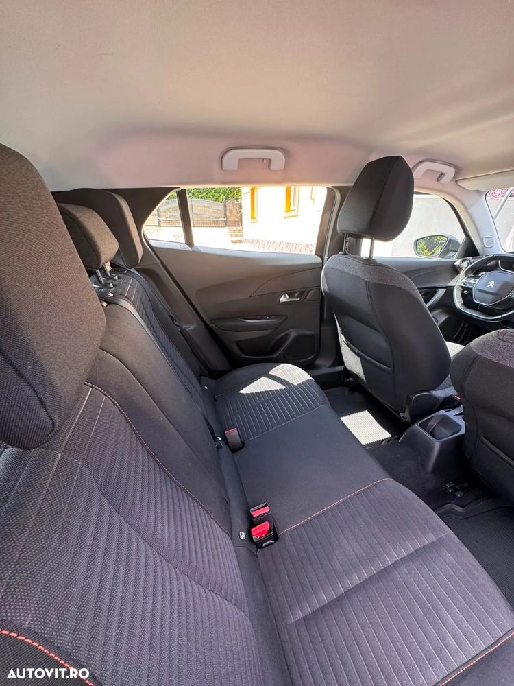 Peugeot 2008 1.2 L PureTech STT EAT8 Active - 12