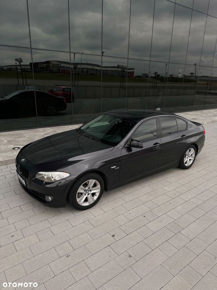 BMW Seria 5 528i xDrive Sport-Aut Luxury Line - 2