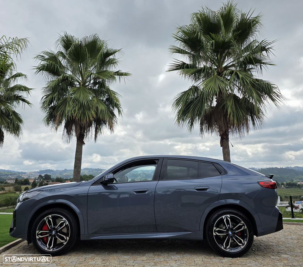 BMW iX2 eDrive20 Pack Desportivo M Pro - 6