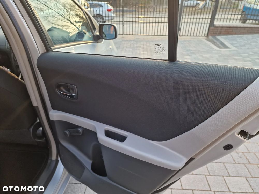 Toyota Yaris 1.33 Luna - 29