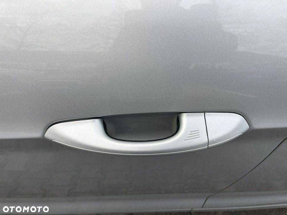 Ford S-Max - 13