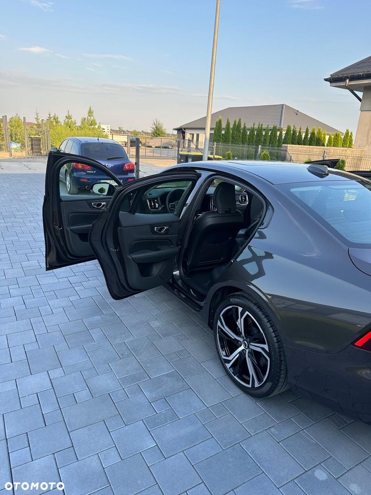 Volvo S60 B5 B Ultimate Dark - 11