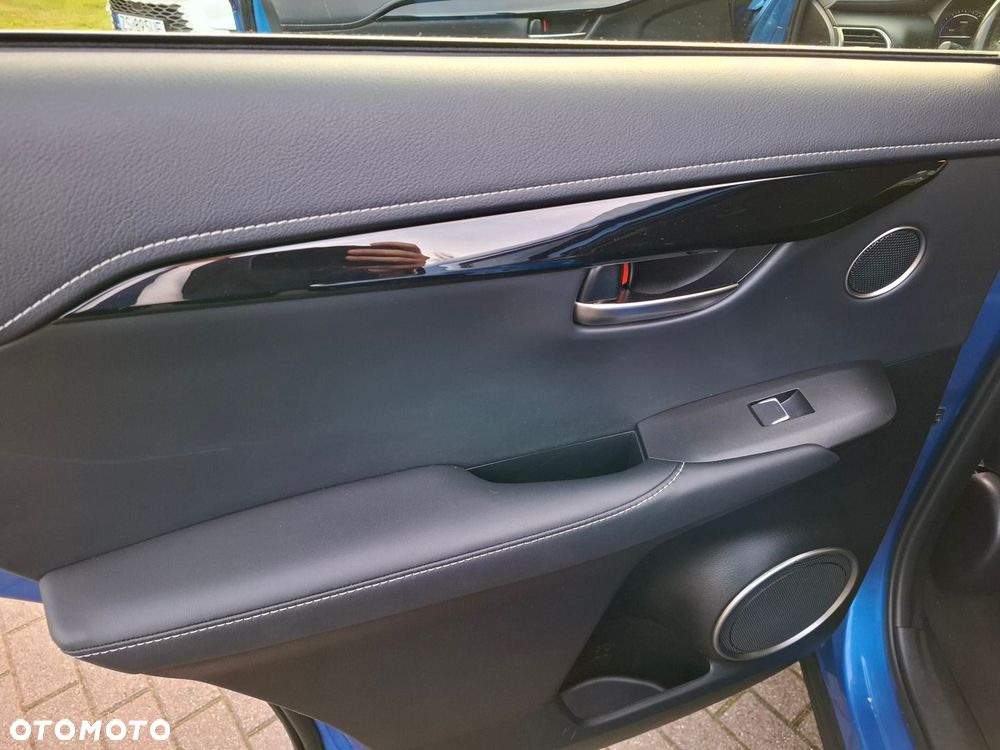 Lexus NX 300h Optimum AWD - 17