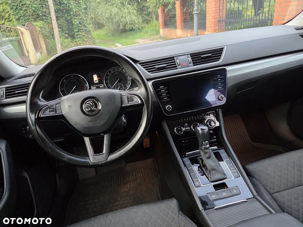 Skoda Superb 2.0 TDI DSG Active - 31