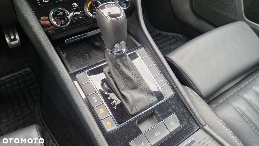 Skoda Superb 2.0 TSI 4x4 L&K DSG - 17