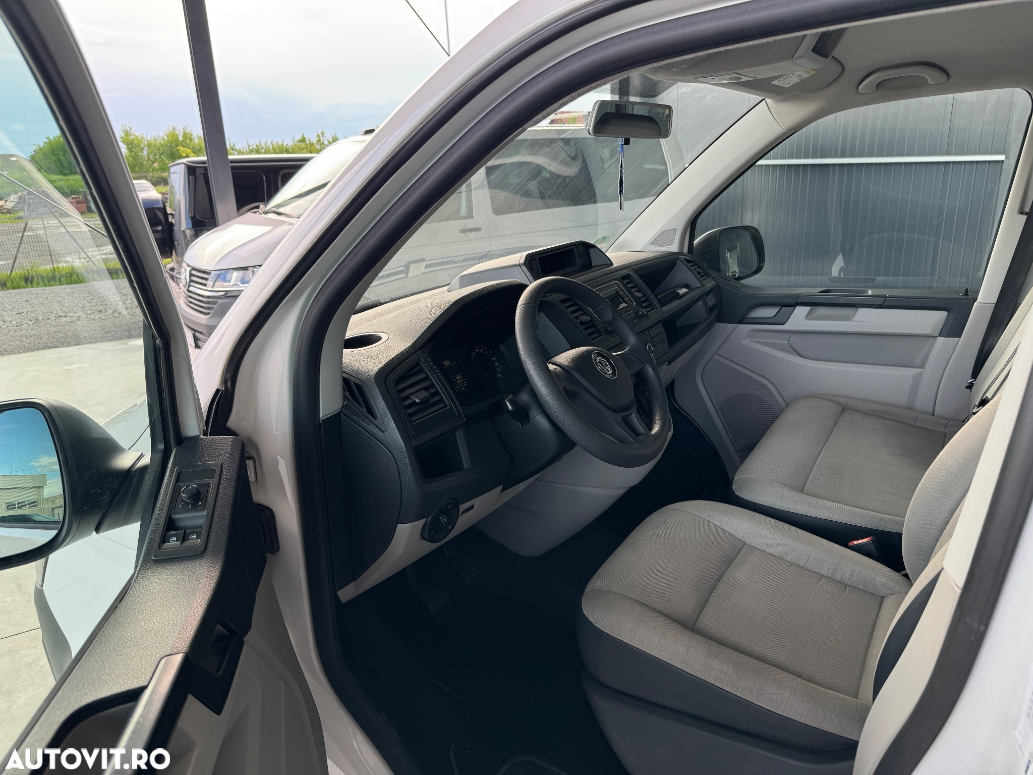 Volkswagen Transporter Kombi T6 2.0 TDI 75 kW KR - 5
