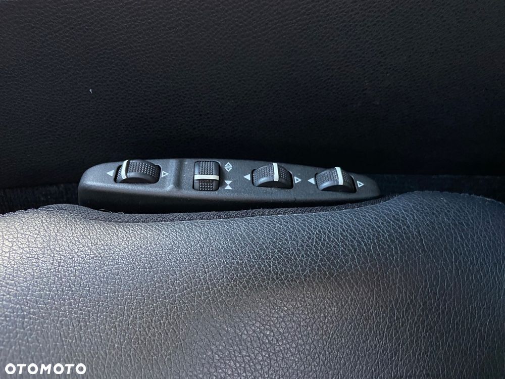 Mercedes-Benz Klasa C 280 4Matic 7G-TRONIC Avantgarde - 30