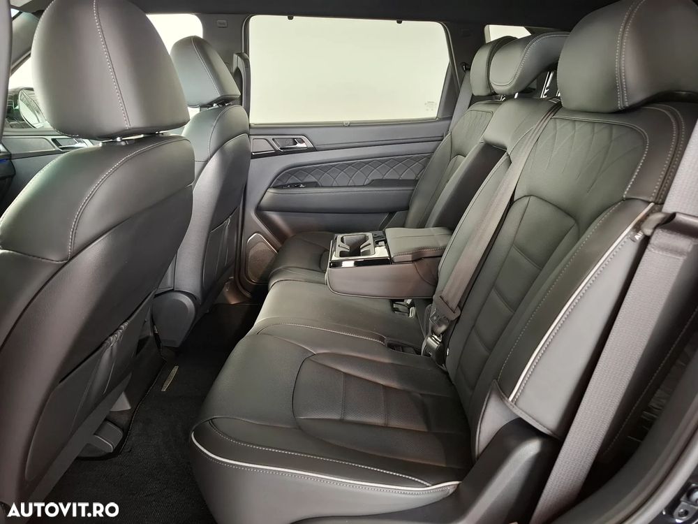 KG Mobility Rexton - 27