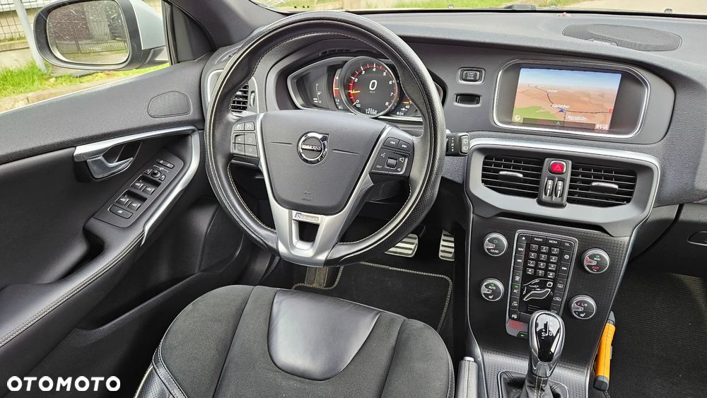 Volvo V40 T3 Drive-E R-Design Momentum - 24