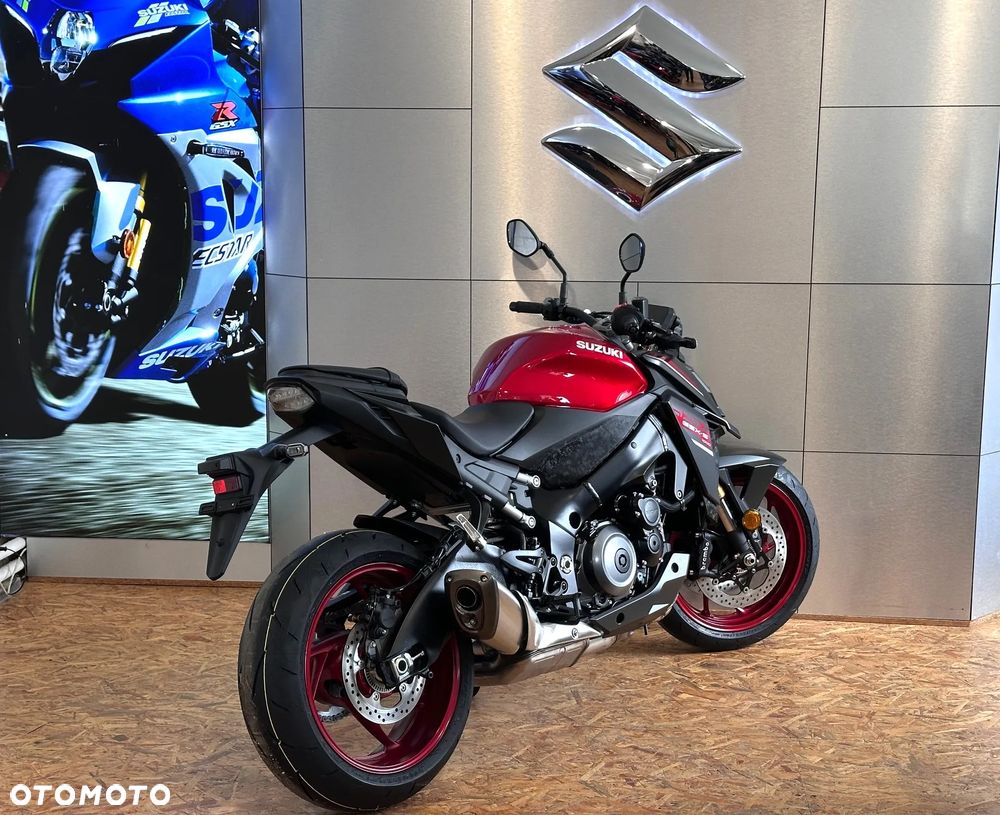 Suzuki GSX - 8