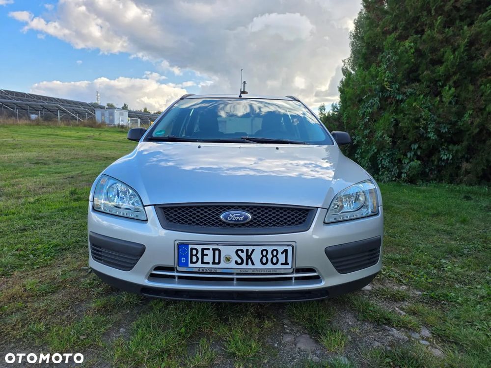 Ford Focus 1.6 16V Ambiente - 24