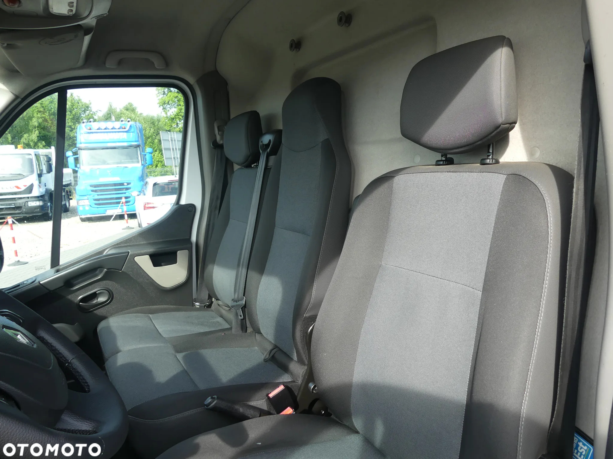 Renault MASTER / PODNOŚNIK KOSZOWY / ZWYŻKA 12M / - 23