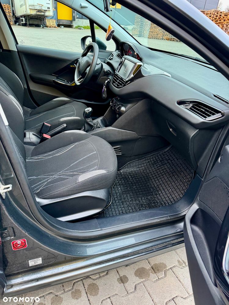 Peugeot 208 1.6 e-HDi Allure STT - 9