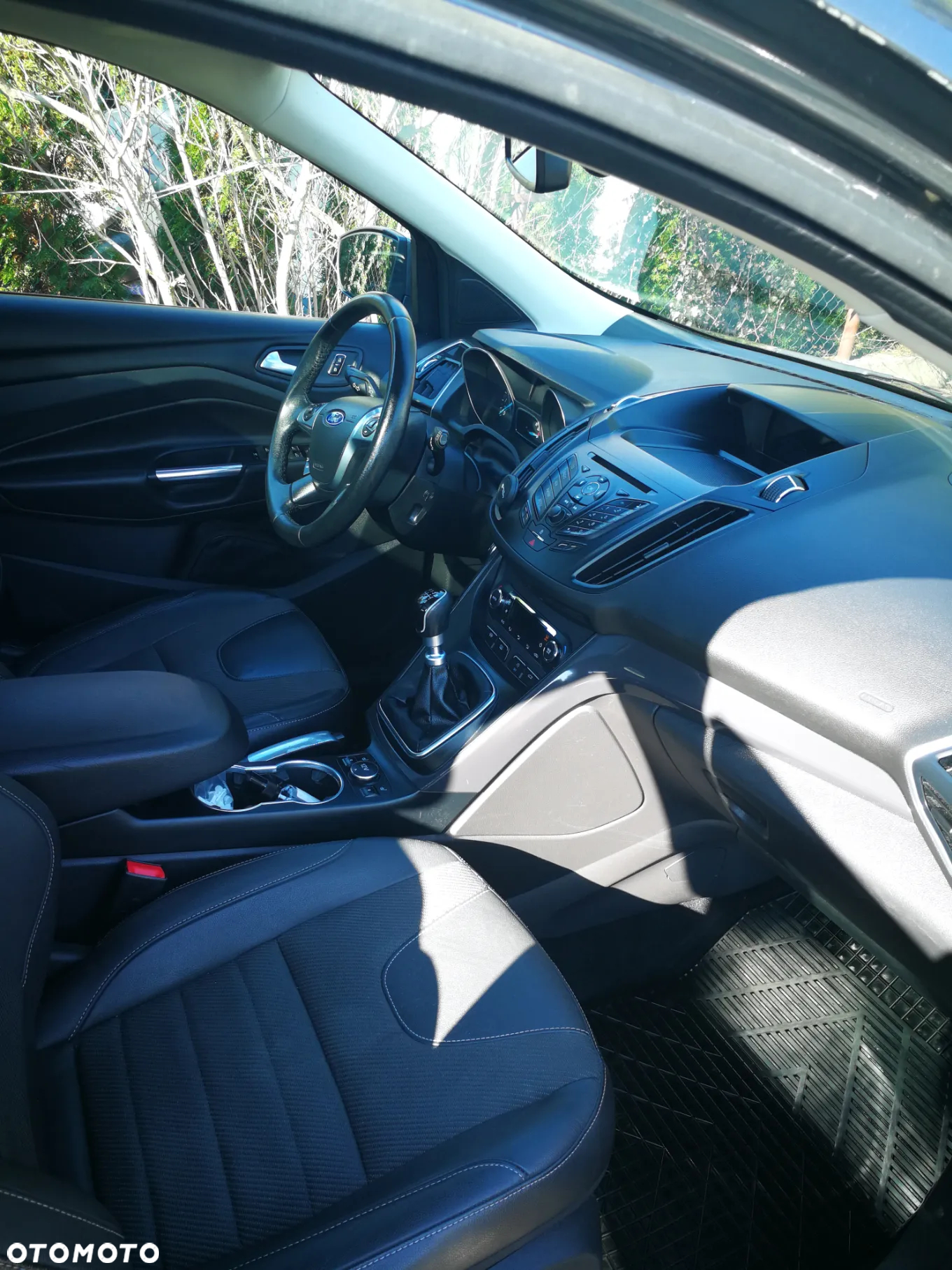 Ford Kuga 1.6 EcoBoost 2x4 SYNC - 16