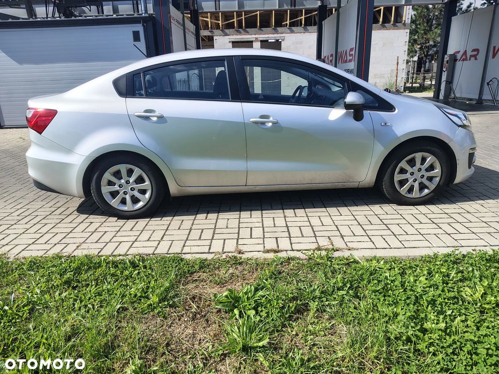 Kia Rio 2015 photo 3