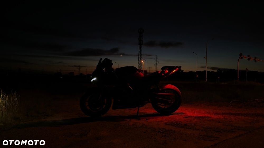Yamaha R7 - 1