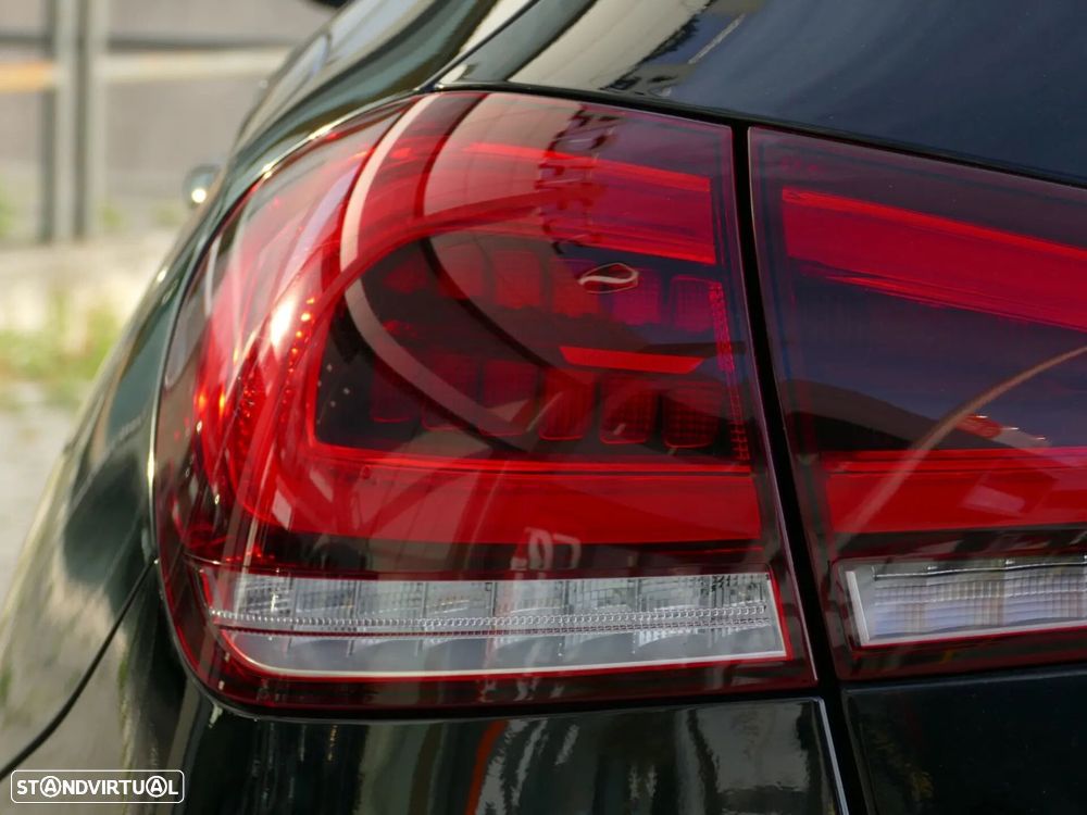 Mercedes-Benz A 250 e AMG Line - 12