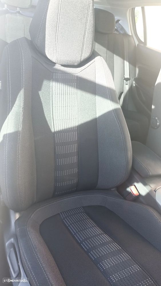 Peugeot 308 1.6 BlueHDi Allure J17 - 24