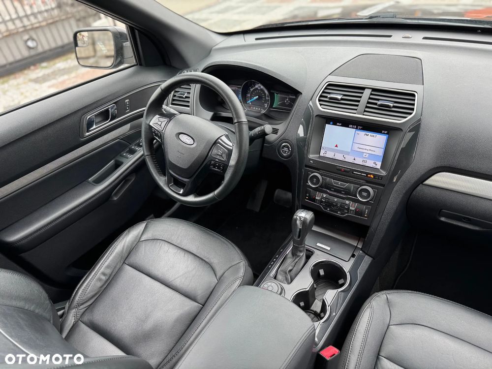 Ford Explorer - 28