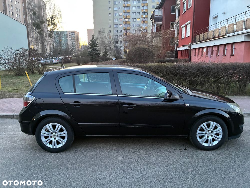 Opel Astra 1.6 Turbo - 3
