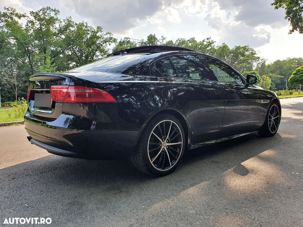 Jaguar XE 2.0 Portfolio - 3