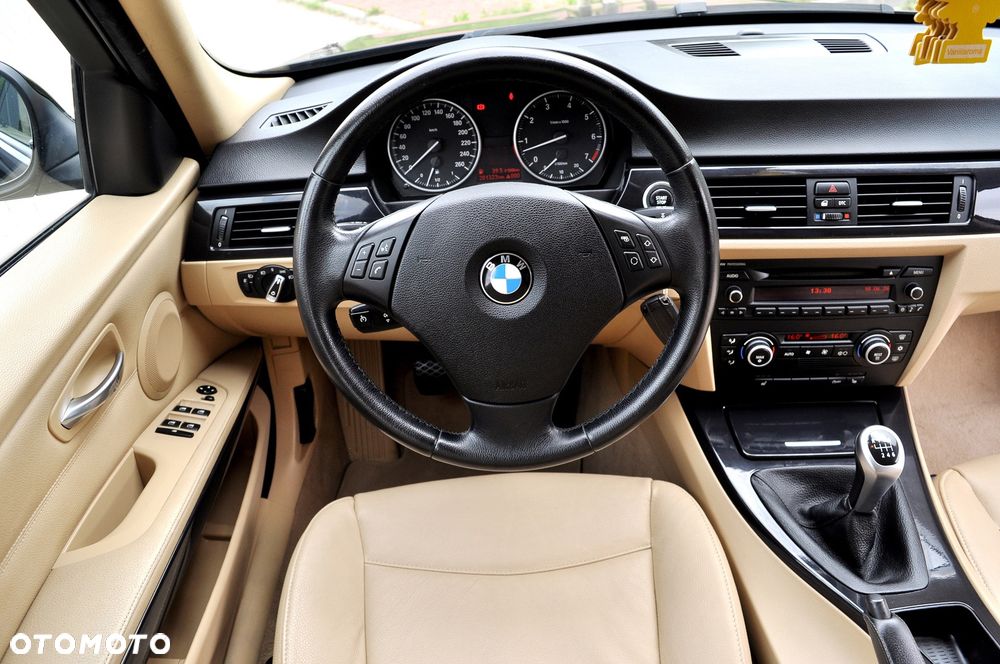 BMW Seria 3 318i Edition Exclusive - 13