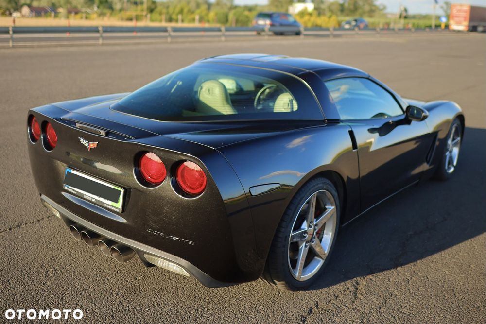 Chevrolet Corvette - 11