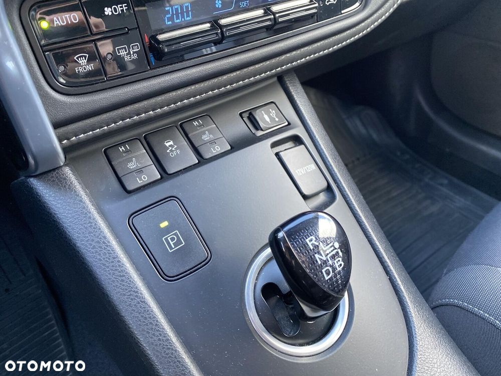 Toyota Auris Hybrid 135 Comfort - 22