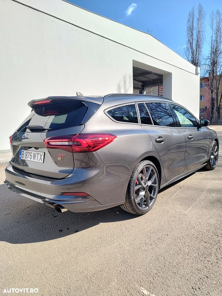 Ford Focus 2.3 Ecoboost 7DCT ST X - 11