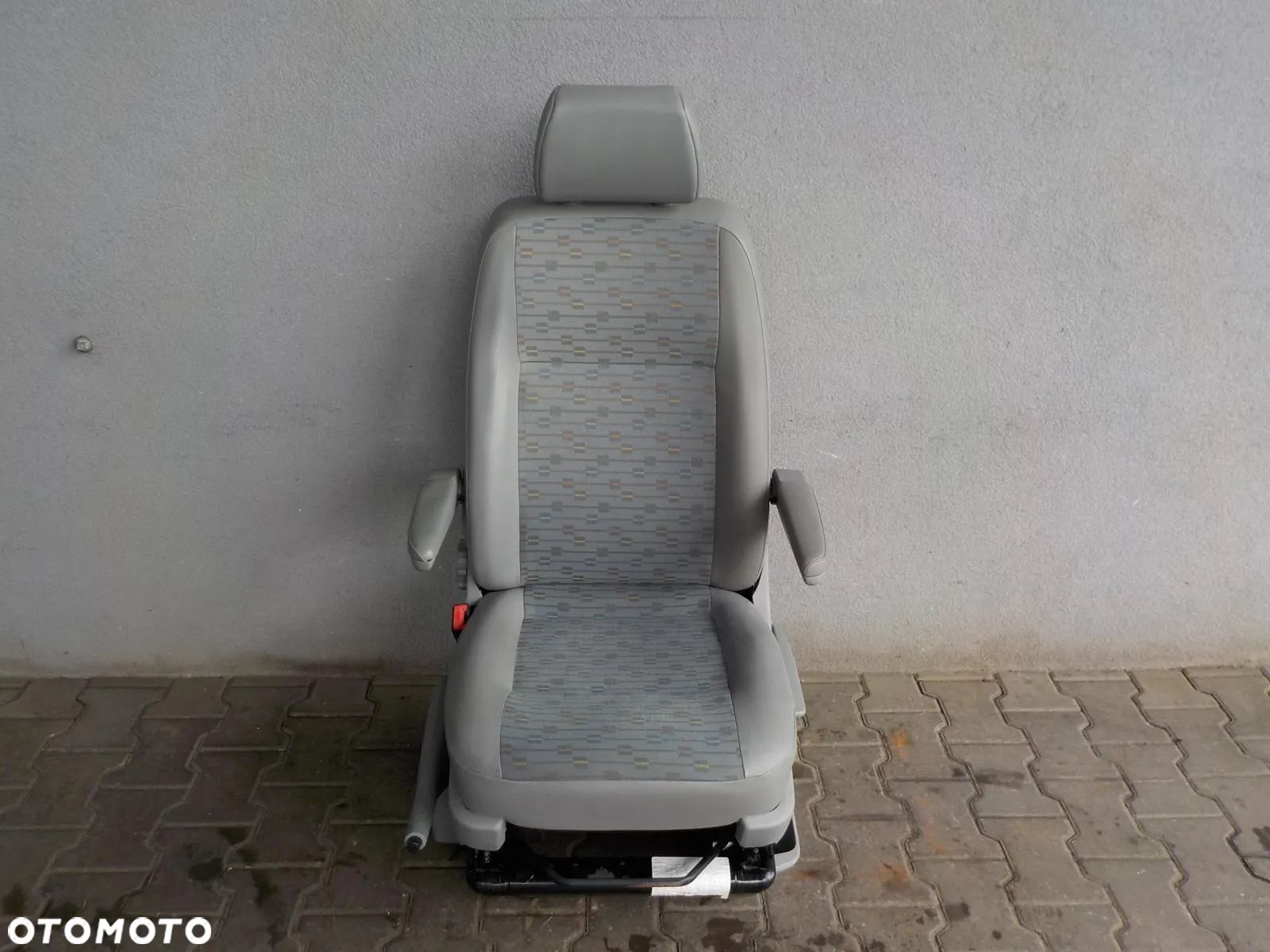 VW T5 LIFT T6 FOTEL SIEDZENIE KIEROWCY Z PODŁOKIETNIKAMI PALACE - 1