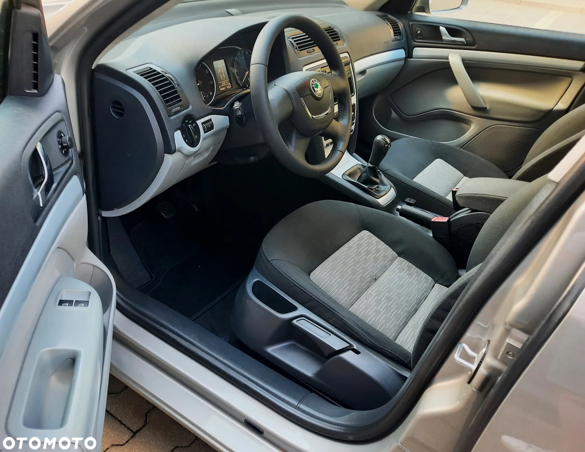 Skoda Octavia 1.6 Ambiente EU5 - 5